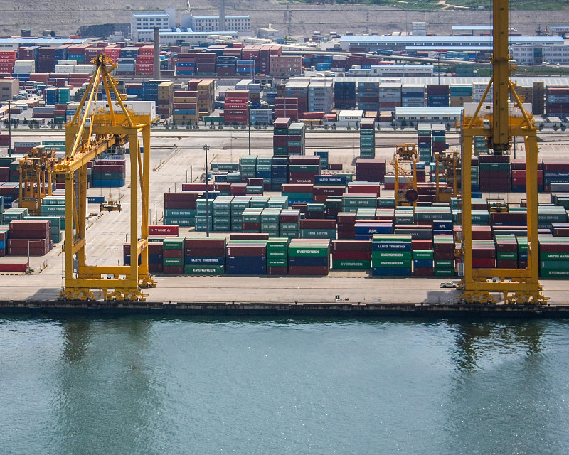 通过中国昆明把饰品邮寄到英国格拉斯哥