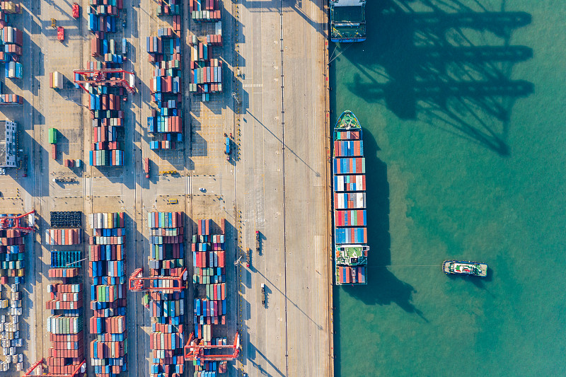 经过深圳防盗纱窗寄到英国利物浦