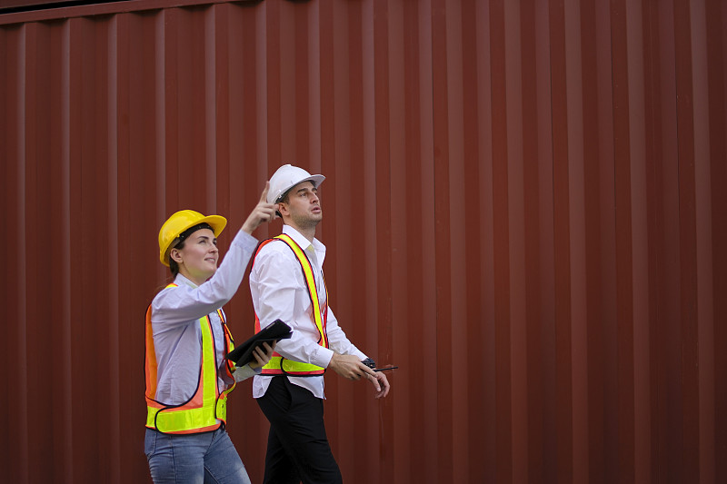 经由上海办公用品寄到英国桑德兰