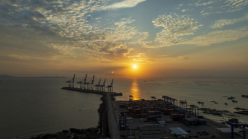 通过中国宁波把化工产品邮寄到英国索尔福德