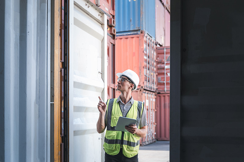 经由广州将箱子寄到英国阿伯丁