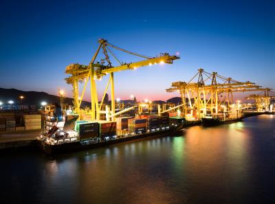 经过南宁把水果寄到英国卡迪夫