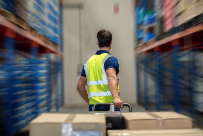 通过中国福州将敏感货物邮寄到英国格拉斯哥