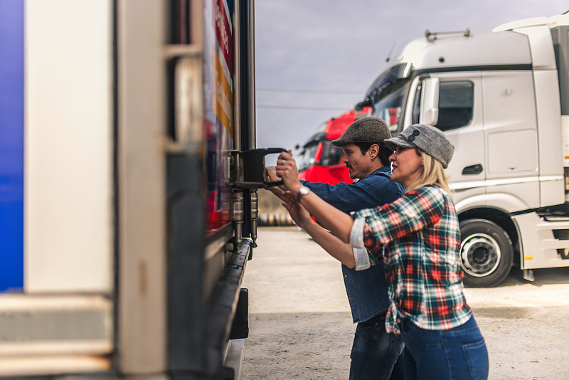 英国诚一物流, 快递直邮英国,Parcelforce代理,奶粉直邮,转运,空运