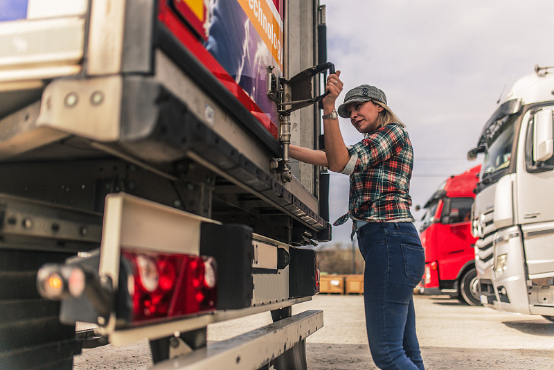 仓储代打包如何帮助跨境电商卖家节省物流成本?