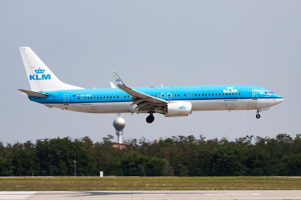 甘肃月彬物流有限公司