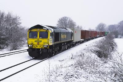 华泰富盈（深圳）国际物流有限公司