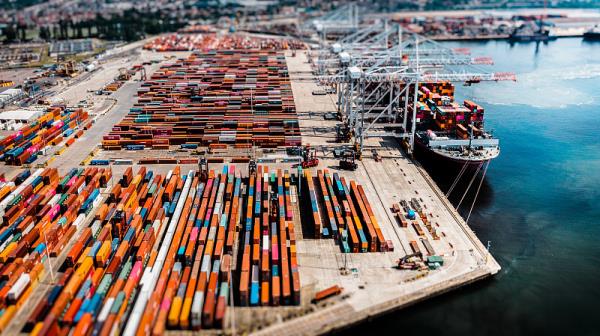 澳大利亚邮政：高峰期每天处理100万件网购包裹