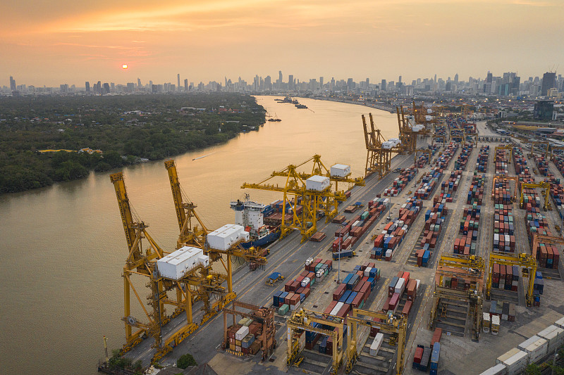 中国到澳大利亚空运一公斤货物费用是多少，需要多久